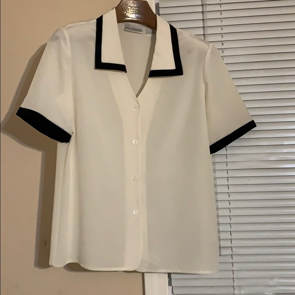 Short sleeve blouse size 10 Liz Claiborne - Picture 1 of 6